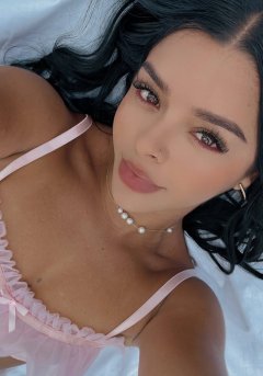 Portrait of Mia GFE 💕 💯☎️✅Party ...