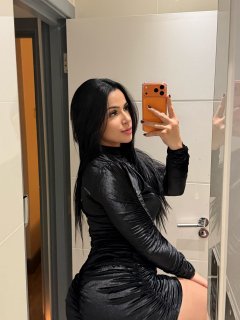 SABRINA HOT CURVY PARTY-GIRL ... - Independent model in London