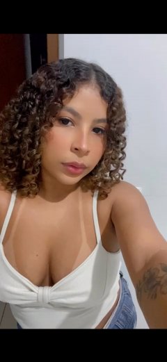 Lari - Independent model in Ealing - W5