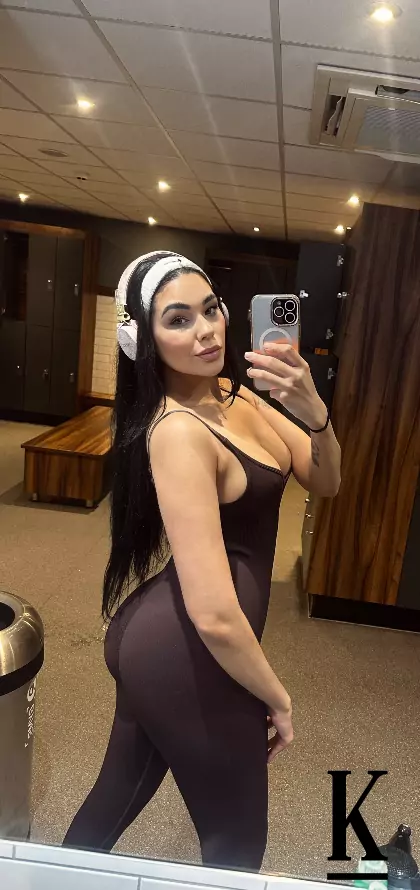 stories-slider-content