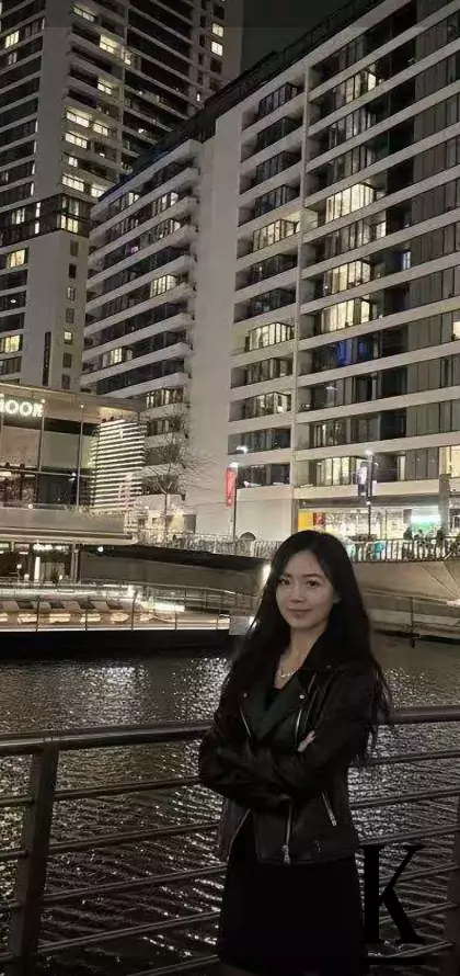 stories-slider-content