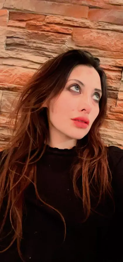 stories-slider-content