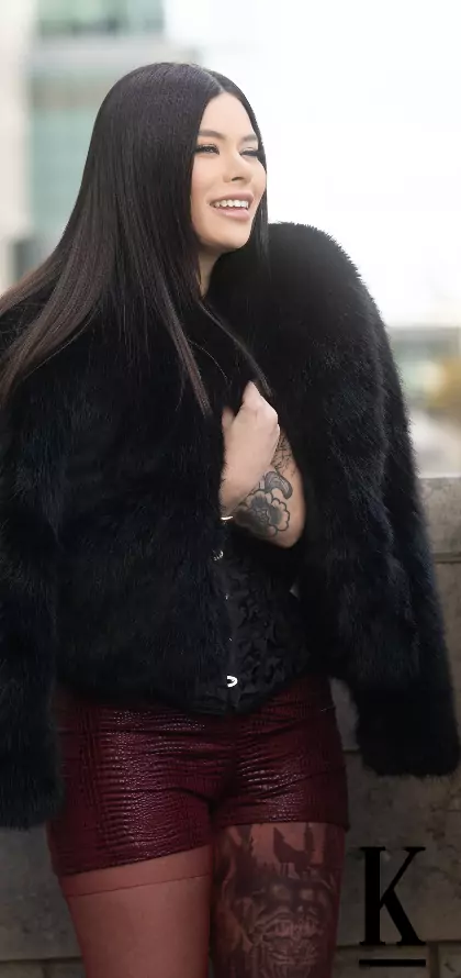 stories-slider-content