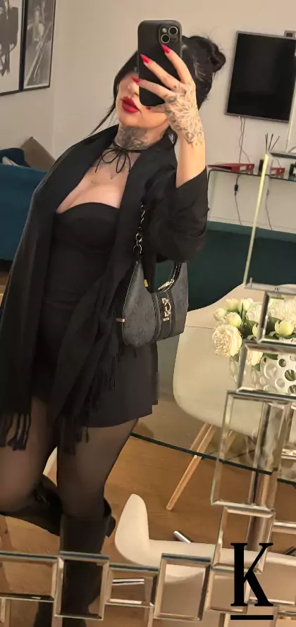 stories-slider-content