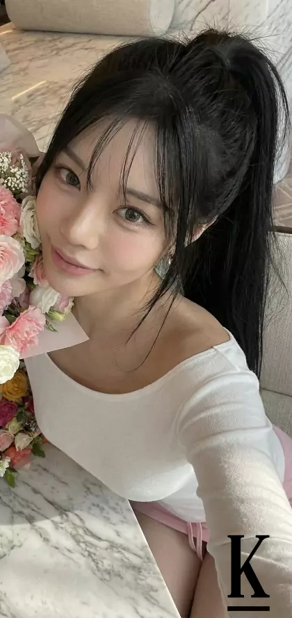 stories-slider-content