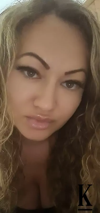 stories-slider-content