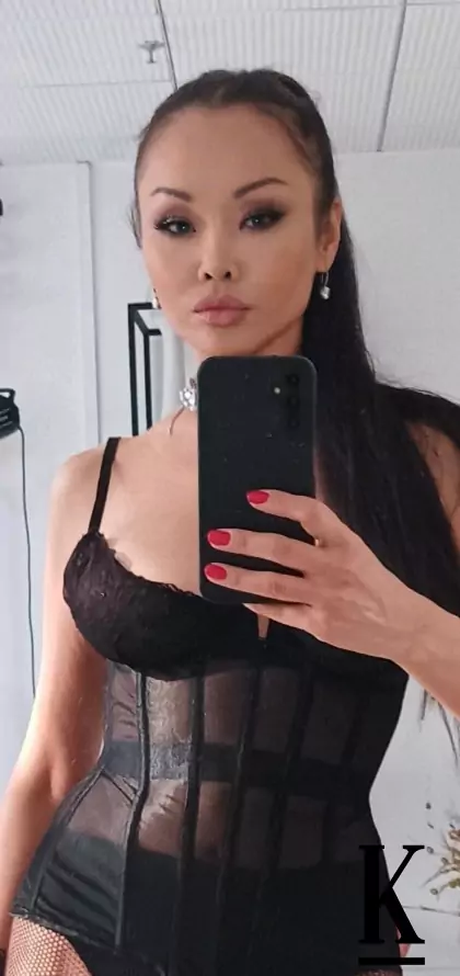 stories-slider-content