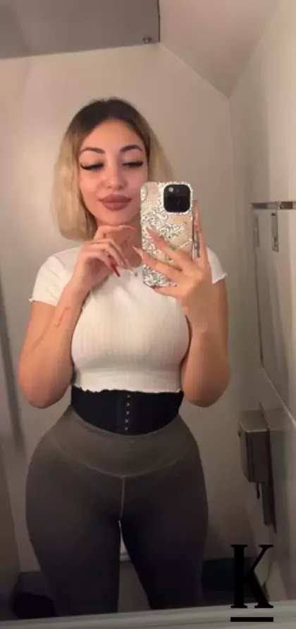 stories-slider-content