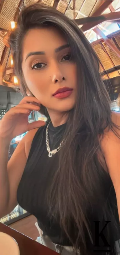 stories-slider-content