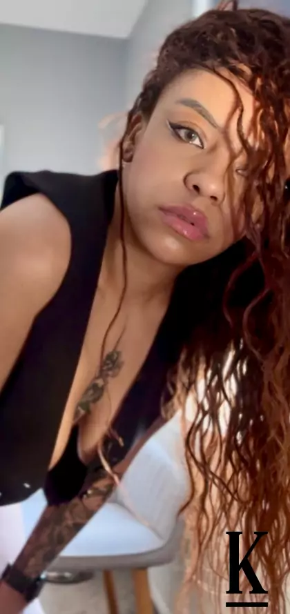 stories-slider-content