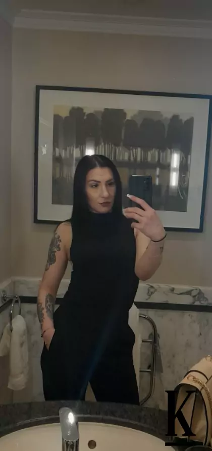 stories-slider-content