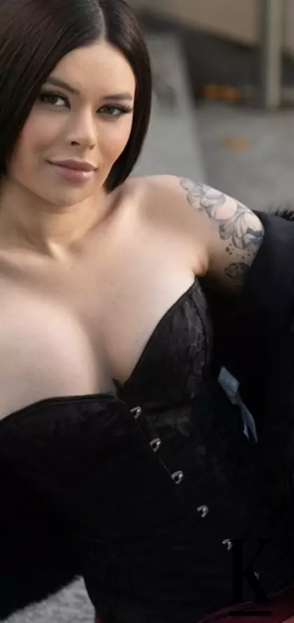 stories-slider-content