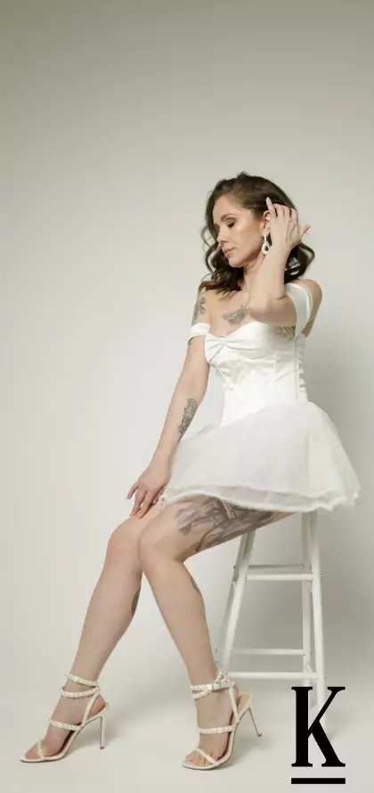 stories-slider-content