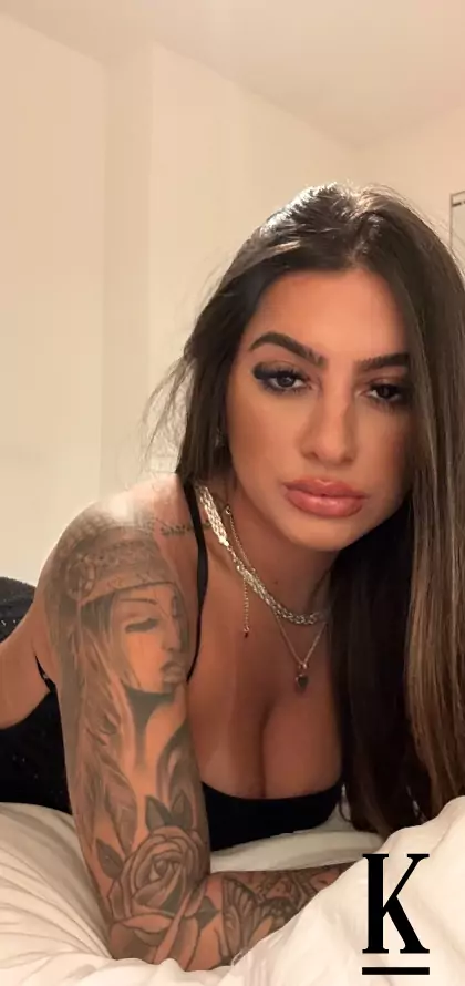 stories-slider-content