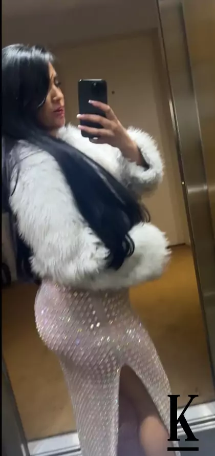 stories-slider-content