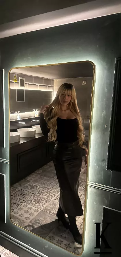 stories-slider-content