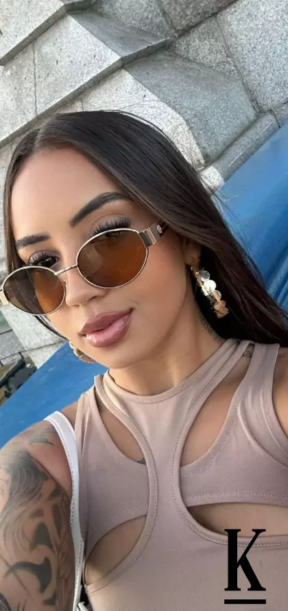 stories-slider-content