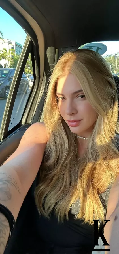 stories-slider-content