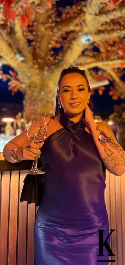 stories-slider-content