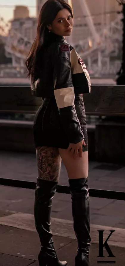 stories-slider-content