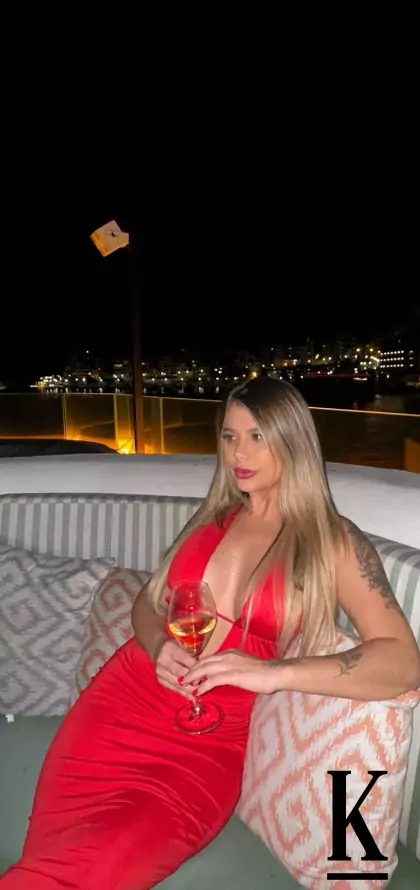 stories-slider-content