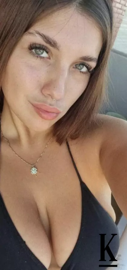 stories-slider-content