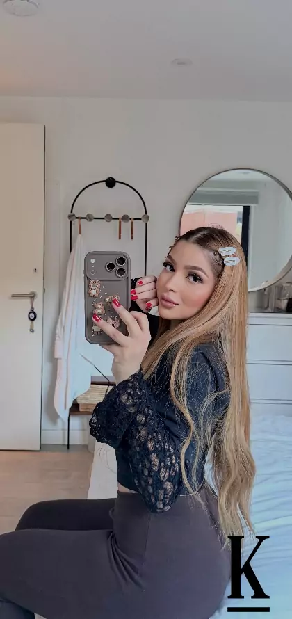 stories-slider-content