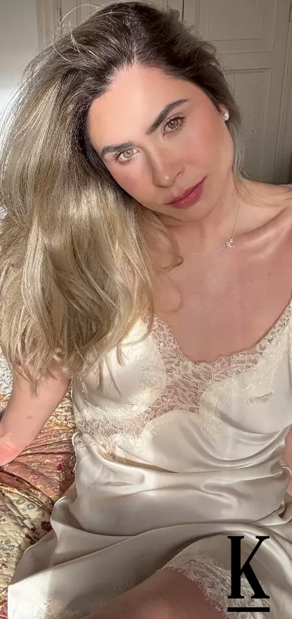 stories-slider-content