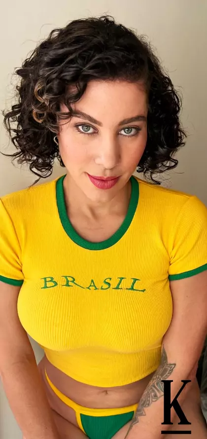 stories-slider-content