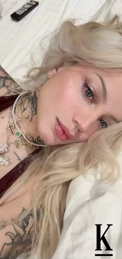 stories-slider-content