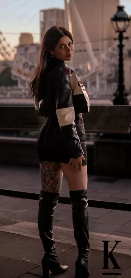 stories-slider-content