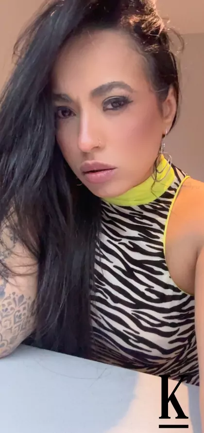 stories-slider-content