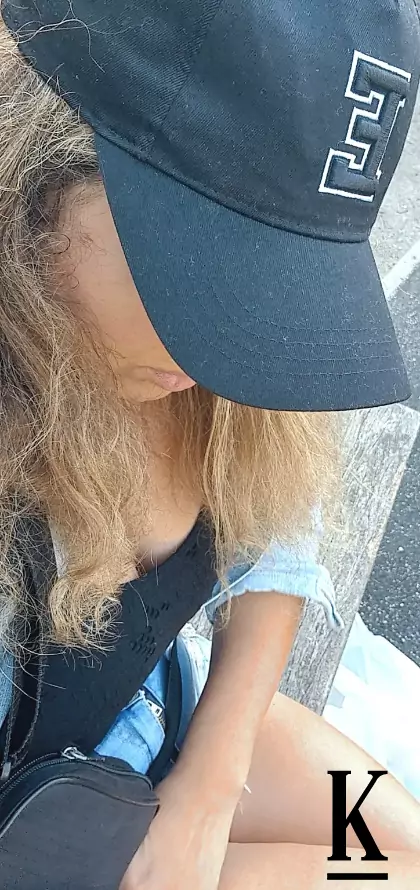 stories-slider-content