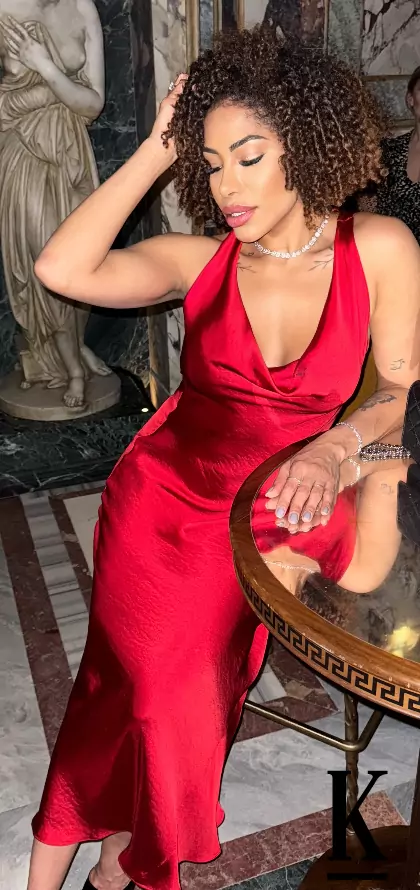 stories-slider-content