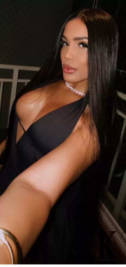 stories-slider-content