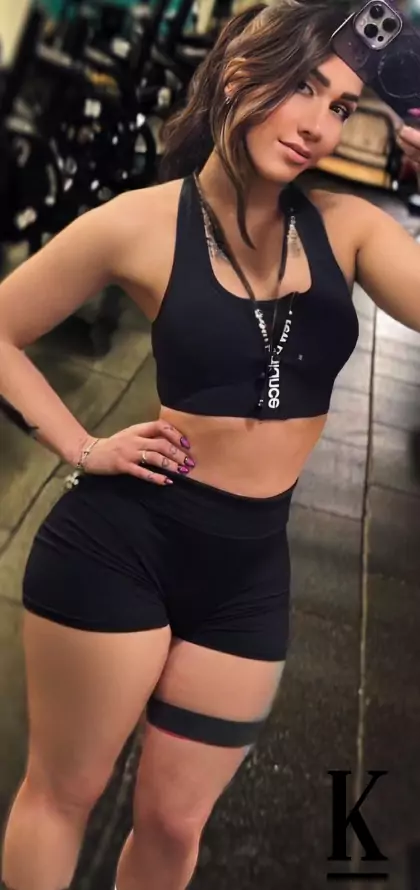 stories-slider-content