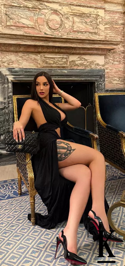 stories-slider-content