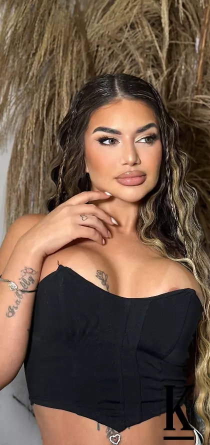 stories-slider-content