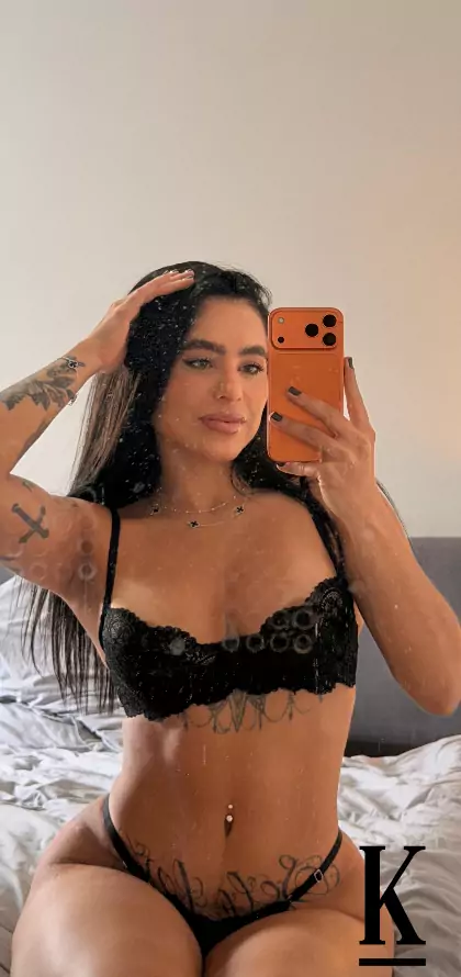 stories-slider-content