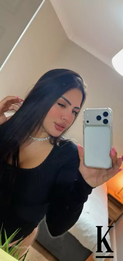 stories-slider-content