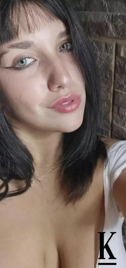 stories-slider-content