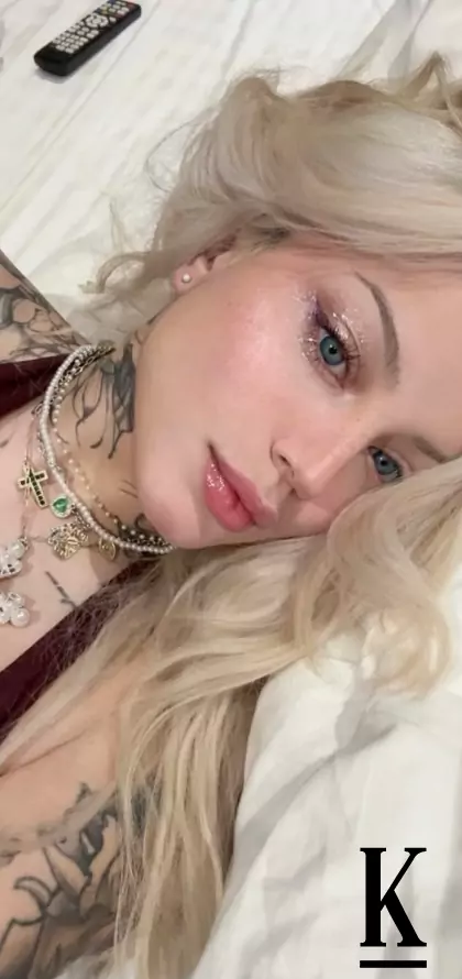 stories-slider-content