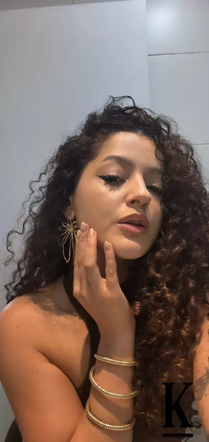 stories-slider-content