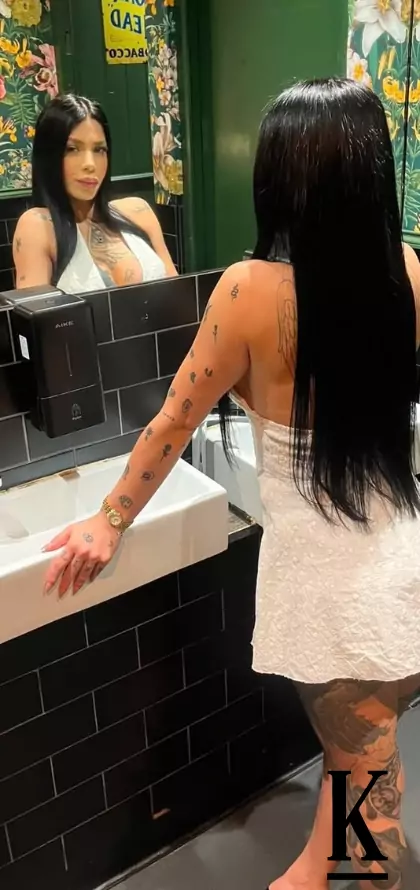 stories-slider-content