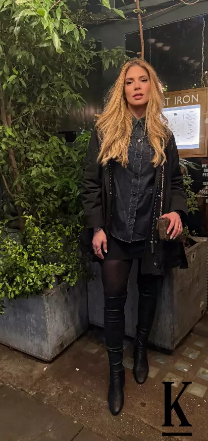 stories-slider-content