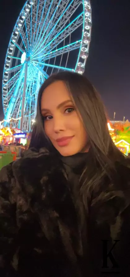 stories-slider-content