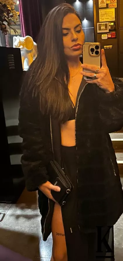 stories-slider-content