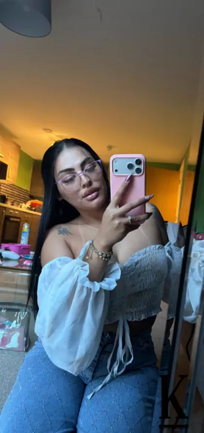 stories-slider-content