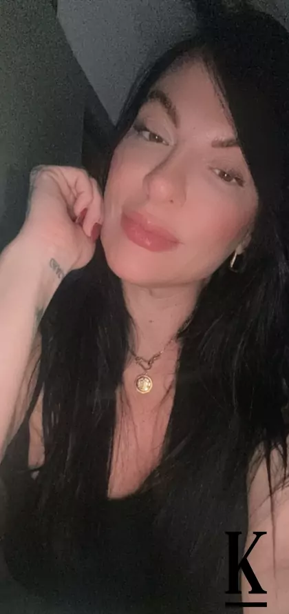 stories-slider-content