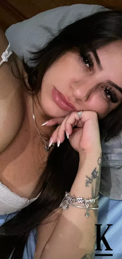 stories-slider-content